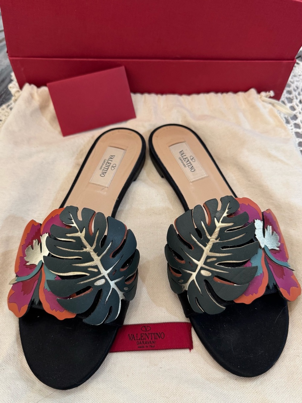 Valentino Garavani Tropical Flowers slides